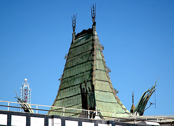  Old Hollywood - the roof of Grauman's Chinese Theater and the tower at the El Capitan, Hollywood Boulevard