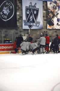 Head Coach Andy Murray explains the day's drills -