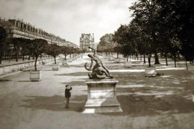Ah, art!  Paris around 1900 next to the telephone
