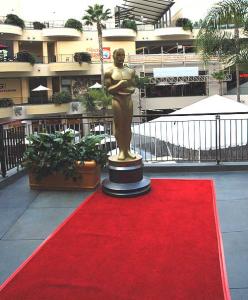 Big Fake Oscar in the Courtyard next to the Kodak Theater, Hollywood and Highland 