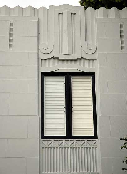 Smith House, 1929-30, J.C. Smale, 191 South Hudson Avenue, Los Angeles - Zigzag Moderne