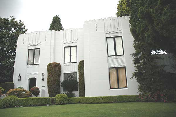 Smith House, 1929-30, J.C. Smale, 191 South Hudson Avenue, Los Angeles - Zigzag Moderne