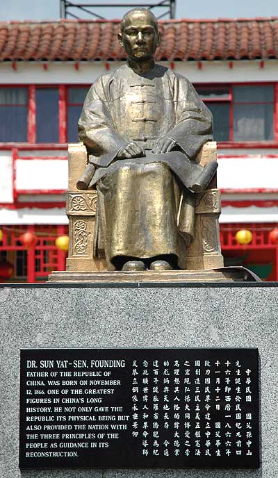 Statue of Sun Yat-Sen, Los Angeles' Chinatown