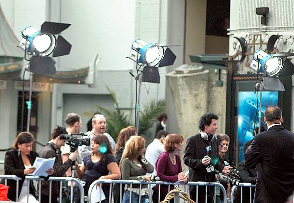Fans at Grauman's Chinese Theater, Hollywood Boulevard, Wednesday, May 10, 2006, at the premier of Wolfgang Petersen's remake of the 1972 disaster classic 'The Poseidon Adventure' (1972)