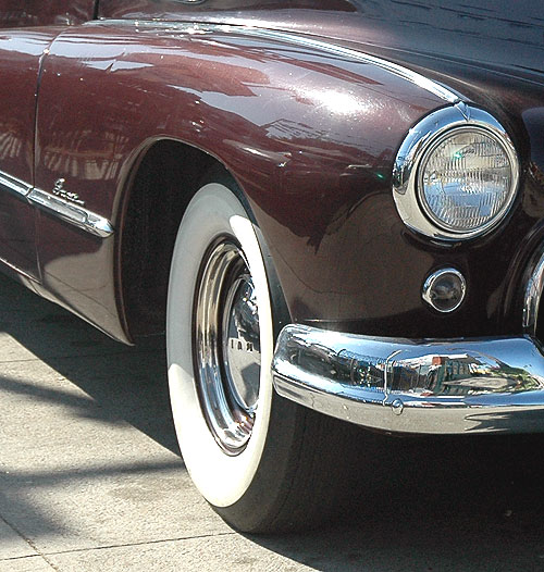 The front fender of the 1949 Buick Super Sport Convertible Eight 