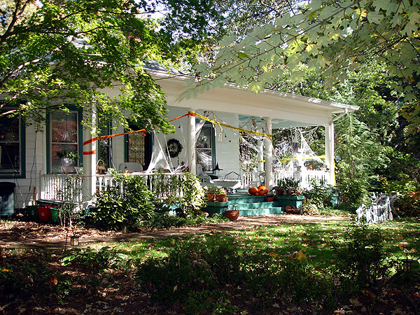 Georgia porch, Halloween 2006 - the CNN folks