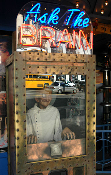 Fortune Teller Booth, Ripley's Odditorium, Hollywood Boulevard