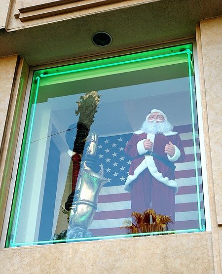 Santa display at Hollywood and Vine, at Iguana Vintage Clothing