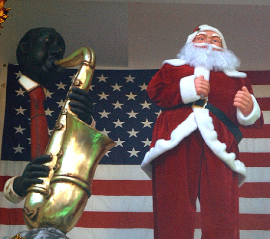 Santa display at Hollywood and Vine, at Iguana Vintage Clothing