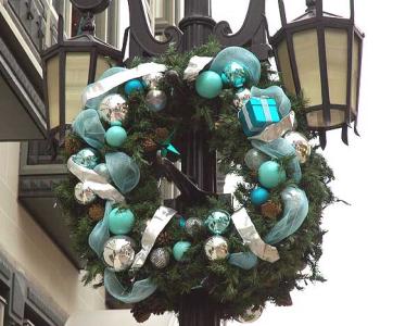 Next door to Spago it's a blue Christmas - 