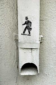 Details - a drainpipe stencil much like you'd see in Paris 