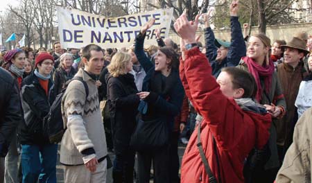 Demonstrators at the Santé prison in Paris, Sunday, March 19, 2006
